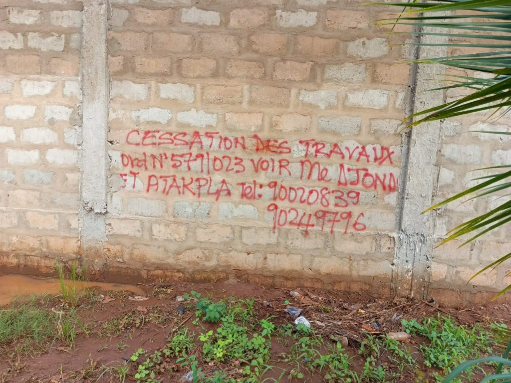 Face aux nouvelles menaces incessantes d’un autre groupe de la collectivité Kpasra, les représentants des populations de Gbamakopé ont tenu un point presse ce 06 octobre 2024 pour éclairer l’opinion nationale sur les intimidations dont elles sont victimes. Devant la presse, ces dernières ont, une nouvelle fois, fait appel aux autorités afin qu’une solution soit trouvée à leur situation qui ne cesse de durer.